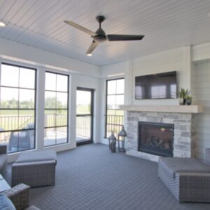 3-season porch with carpet