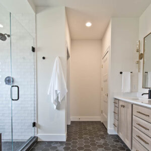 Havana Pearl bath floor